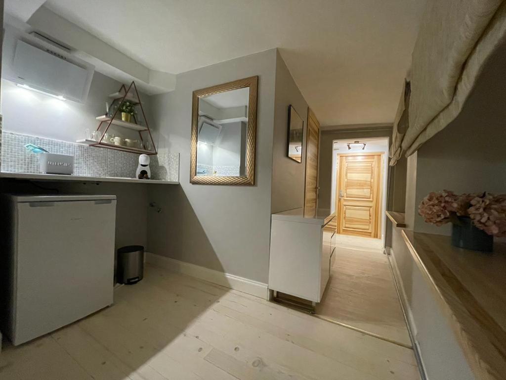 Cute Apartment For Young Travellers Рига Екстериор снимка